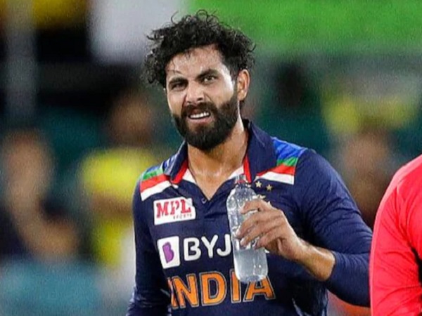 2. रवींद्र जडेजा (8 छक्के)