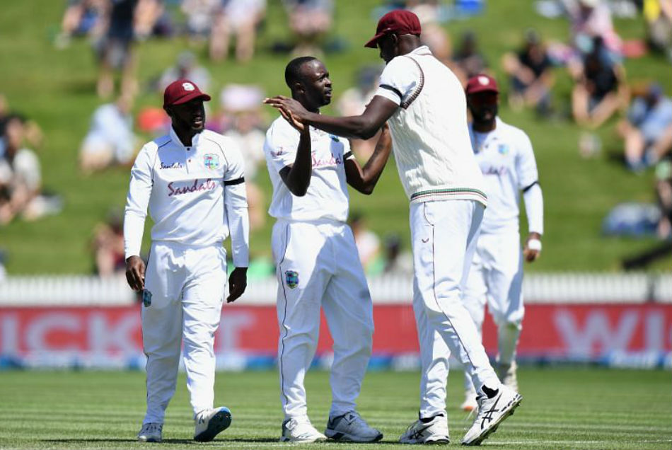 NZ vs WI: वेलिंगटन टेस्ट से पहले वेस्टइंडीज को लगा दोहरा झटका, रोच-डॉविरच हुए बाहर