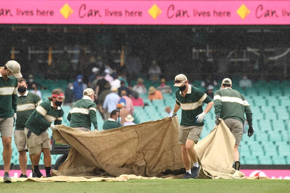 IND vs AUS Sydney Test: बारिश के खलल के साथ मैच की शुरुआत, वार्नर सस्ते में आउट