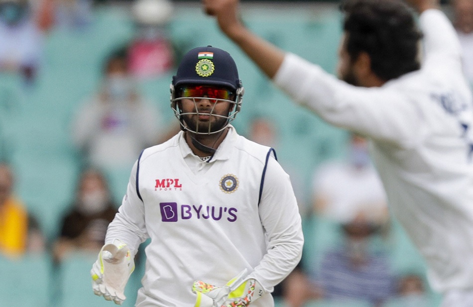 ऋषभ पंत की आलोचनाएं हुई तेज, पूर्व क्रिकेटरों ने कहा- साहा ही होने चाहिए विकेटकीपर