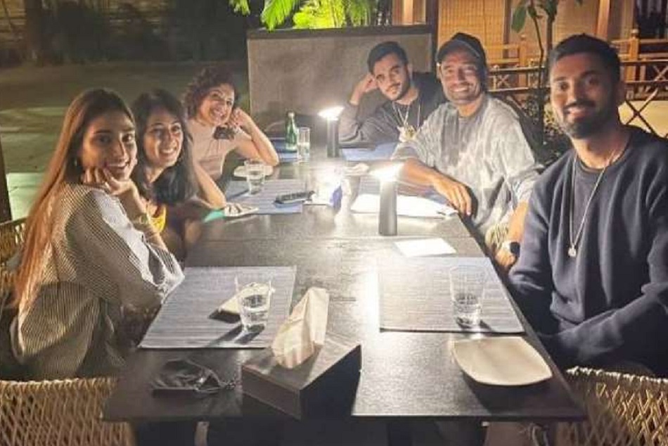 केएल राहुल और अथिया शेट्टी की बढ़ीं नजदीकियां, डिनर पार्टी की तस्वीरें वायरल
