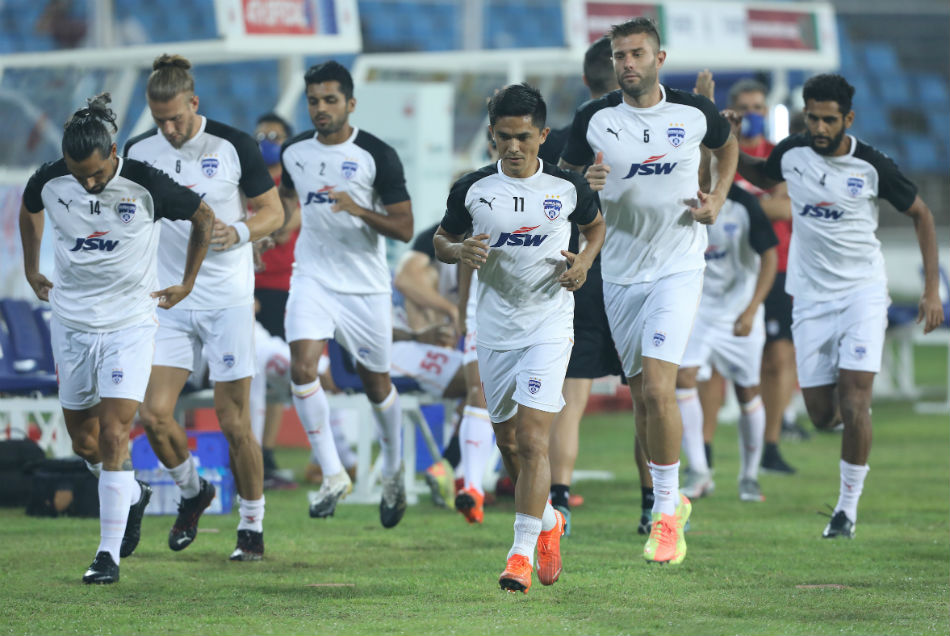 ISL 7: मुंबई का विजय रथ रोकने उतरेगी बेंगलुरू, जीत की राह पर लौटने की चुनौती