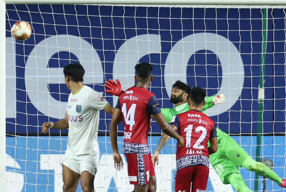 ISL 2020-21: जीत की राह पर लौटी केरला ब्लास्टर्स, 10 खिलाड़ियों के बावजूद जमशेदपुर को हराया