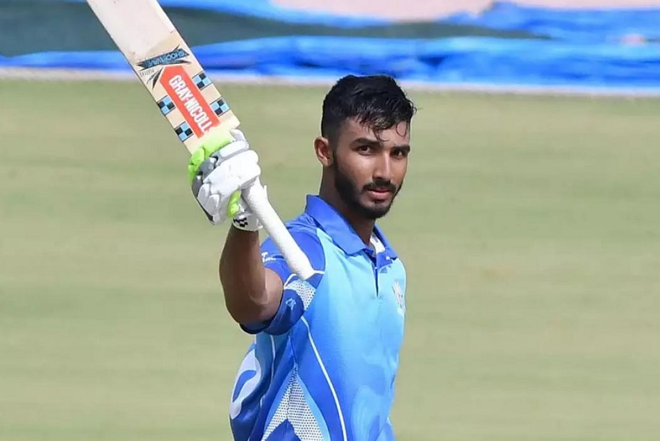 IPL शुरू होने से पहले कोहली के लिए खुशखबरी, 20 साल के बल्‍लेबाज ने जड़े 152 रन