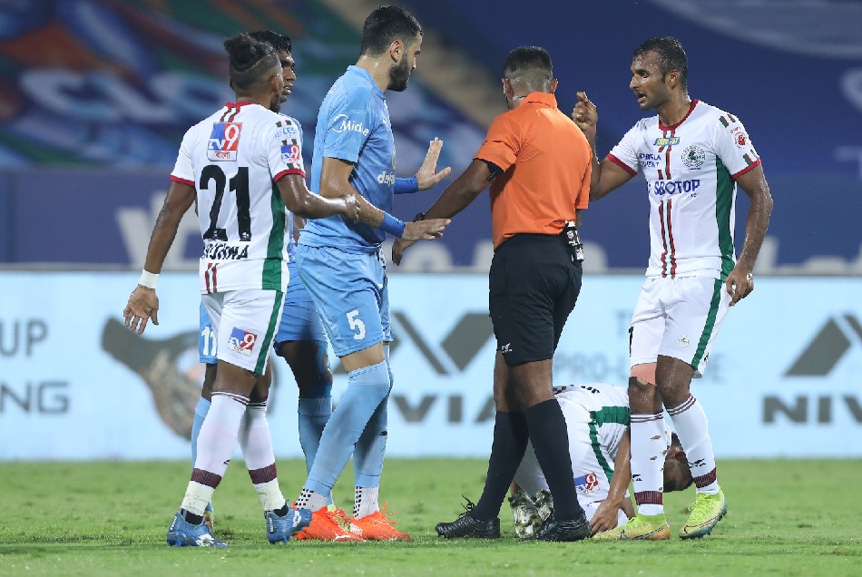 ISL 2020-21: मोहन बागान को हरा मुंबई ने जीता लीग विनर्स शील्ड, 2-0 से हरा टॉप पर खत्म किया लीग स्टेज