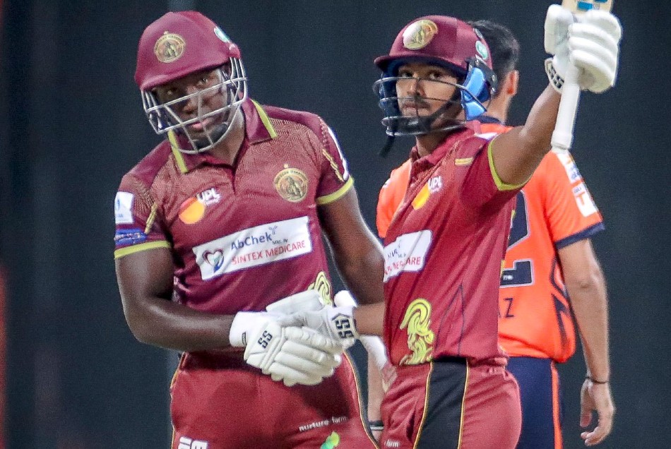 T10 League: निकोलस पूरन के बल्ले ने फिर बरसाया कहर, जड़े 12 लंबे छक्के, 26 गेंद में ठोंके 89 रन