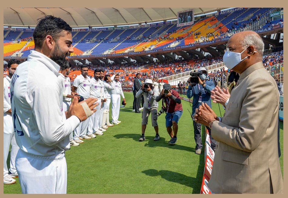 स्टॉस, कुक ने उठाया कोहली पर सवाल, कहा- विराट पिच को क्यों डिफेंड कर रहे हैं?