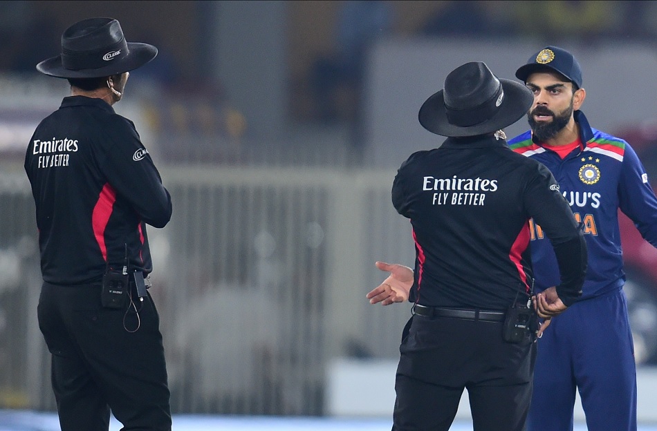 इस भारतीय अंपायर के फैसलों ने खींचा सबका ध्यान, कार्तिक ने बताया 'वन ऑफ द बेस्ट'