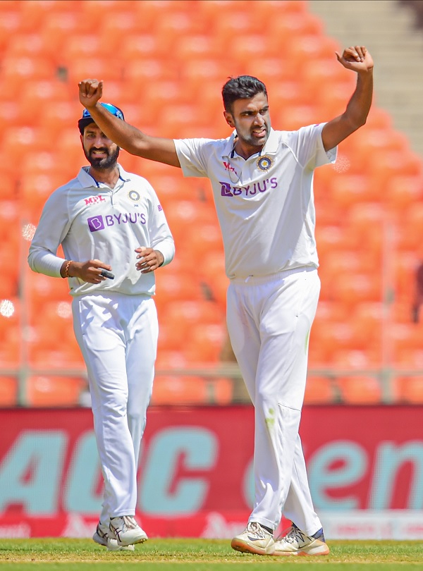 32 विकेट लेने वाले रविचंद्रन अश्विन बने प्लेयर ऑफ द सीरीज-