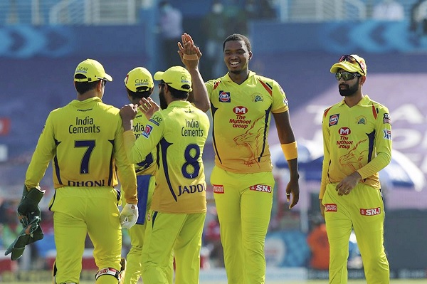 मुंबई में है चेन्नई सुपर किंग्स की टीम-
