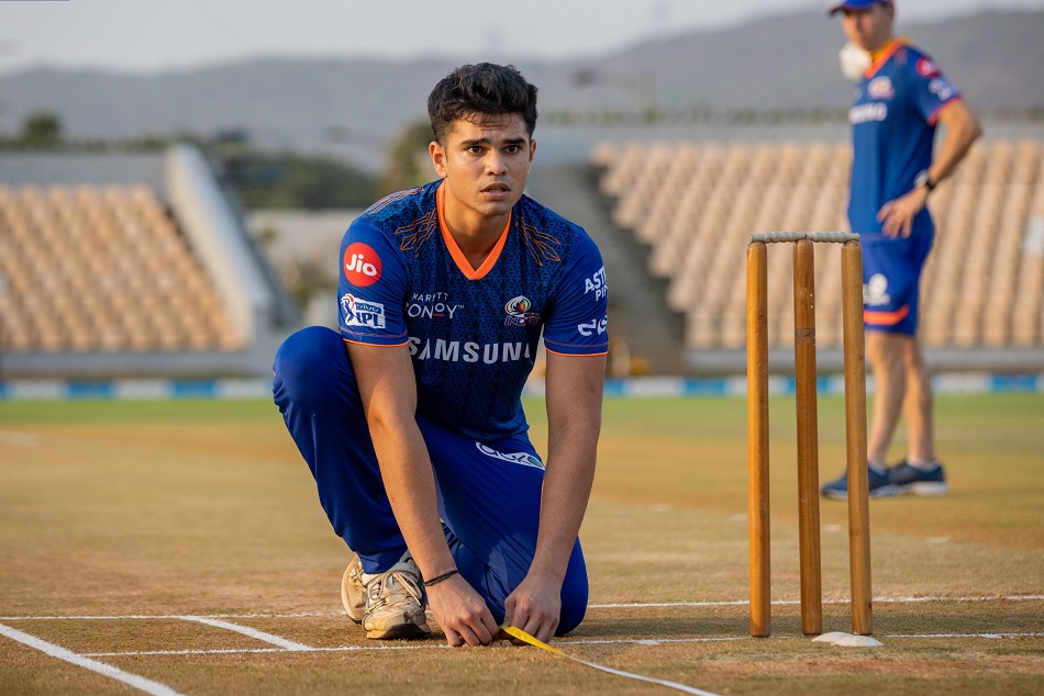 IPL 2021 : क्या अर्जुन को मुंबई इंडियंस से मिलेगा डेब्यू करने मौका मिलेगा? देखिए तस्वीरें