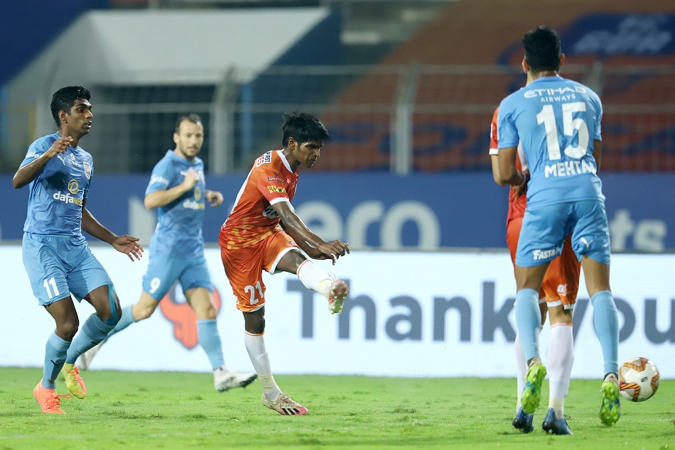 ISL-7 : मुंबई सिटी और गोवा ने खेला 2-2 से ड्रॉ, जानें अब टीम कैसे पहुंचेगी  फाइनल में | ISL-7: Mumbai City and Goa play 2-2 draw, now know how the team