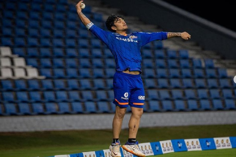 बाउंड्री पर कैच की प्रैक्टिस कर रहे हैं ईशान किशन, MI ने वायरल की तस्वीरें