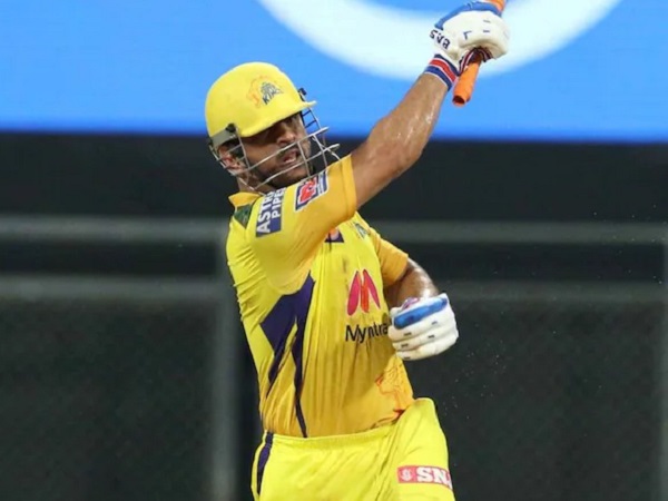 धोनी स्टंपिंग के लिए तैयार हैं