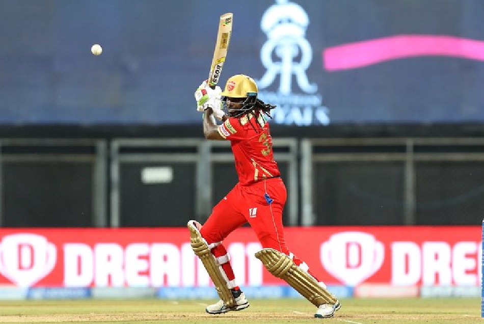 PBKS vs RR: वानखेड़े के मैदान पर क्रिस गेल ने रचा इतिहास, नाम किया छक्कों का बड़ा रिकॉर्ड