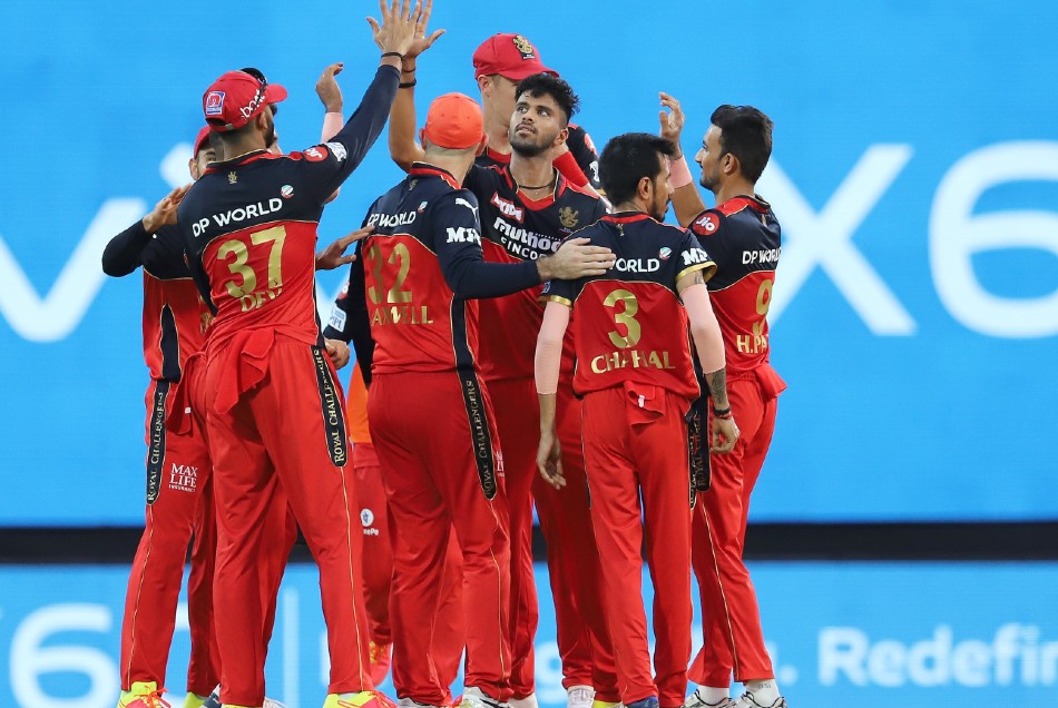 IPL 2021: मैक्सवेल को लेकर माइकल वॉन ने की भविष्यवाणी, बताया- क्यों RCB ही जीतेगी इस सीजन का खिताब