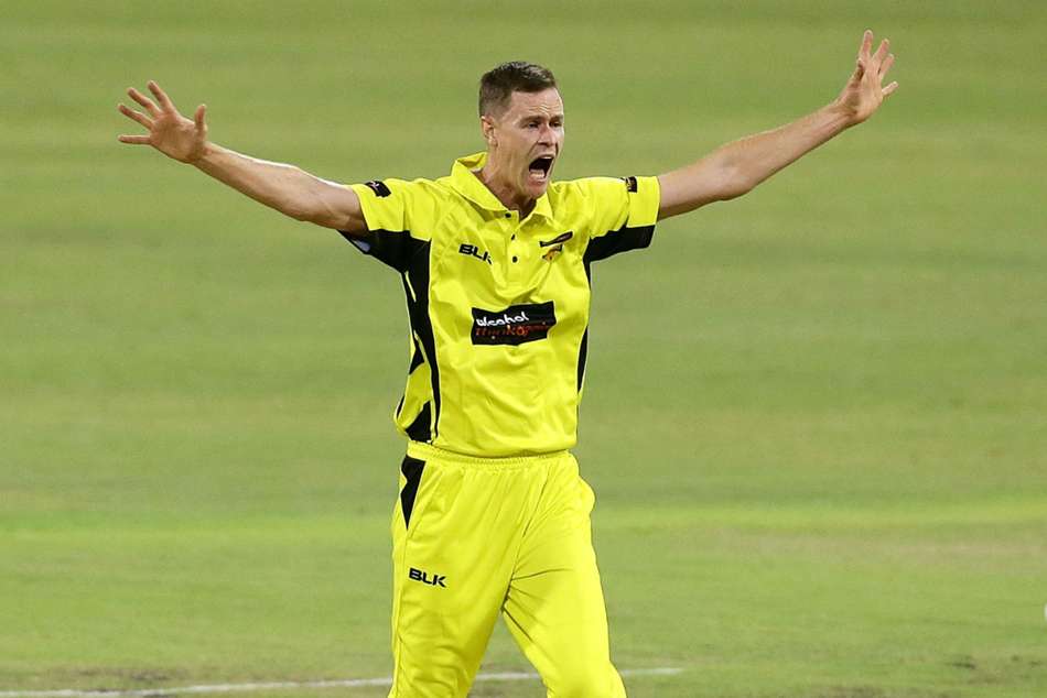 जॉश हेजलवुड की जगह CSK ने जेसन बेहरनडॉर्फ को टीम में किया शामिल