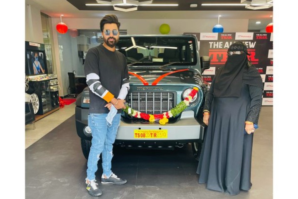 शार्दुल-नटराजन के बाद अब सिराज को मिली एसयूवी थार, आनंद महिंद्रा को कहा- थैंक्यू