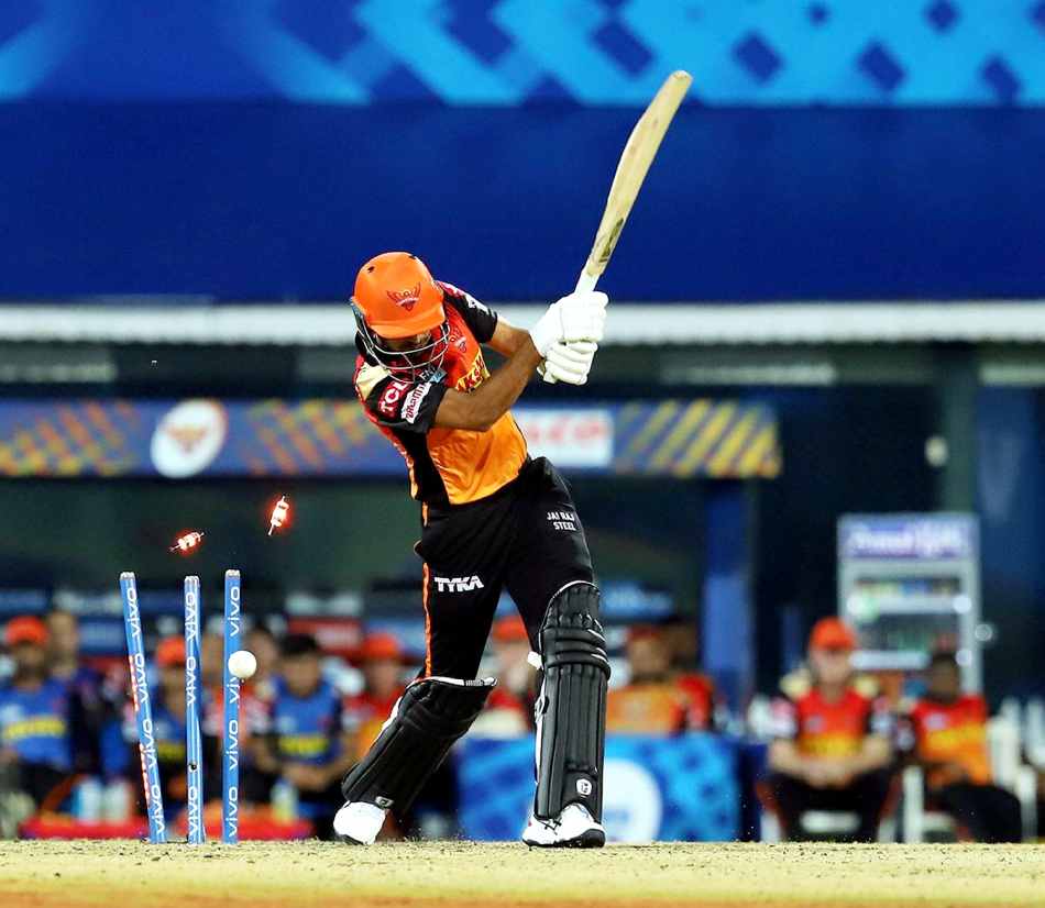 SRH की टीम पर बरसे पूर्व क्रिकेटर, बोले- इस तरह से आप मैच नहीं जीत सकते