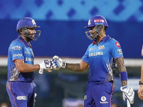 रोहित के नाम आईपीएल में है हैट्रिक