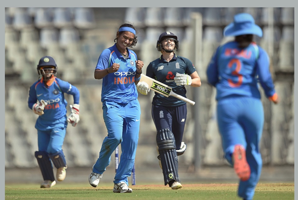 ICC Women's ODI rankings: टॉप-10 में हुई शिखा पांडे की वापसी