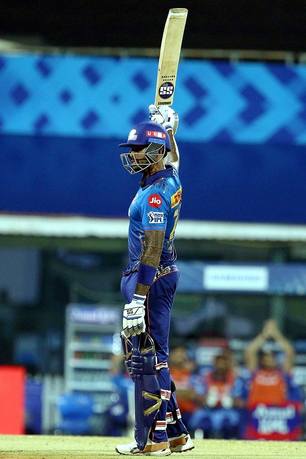 रसेल के 5 विकेट से पहले सूर्यकुमार की अहम 56 रनों की पारी-