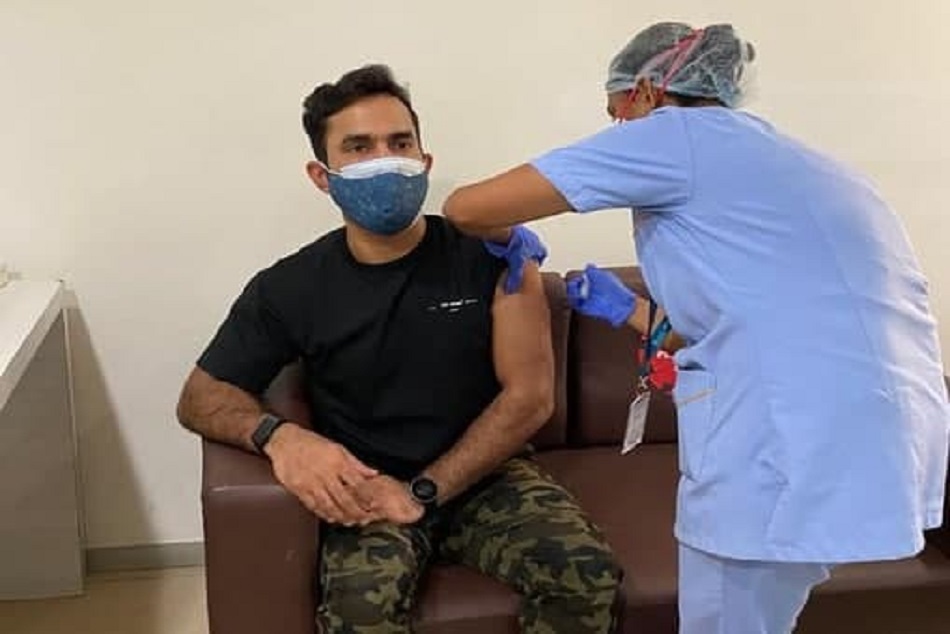 दिनेश कार्तिक की तस्वीर पर क्रिस लिन ने किया कमेंट, पैंट तो पहन लेते, मिला जबरदस्त जवाब