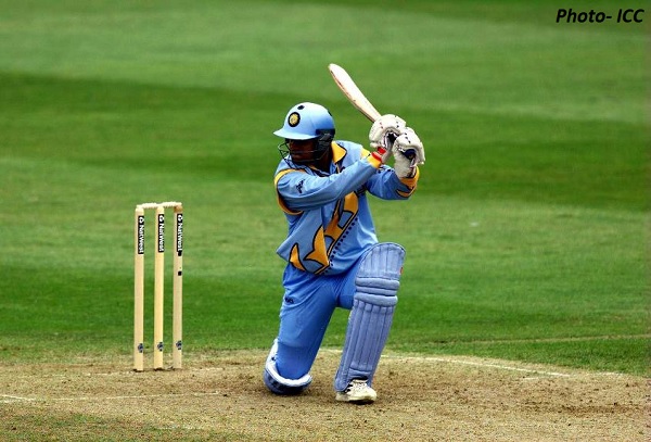 धीमे द्रविड़ आक्रमक थे, गांगुली ने शतक बाद दिखाया प्रलंयकारी अंदाज-