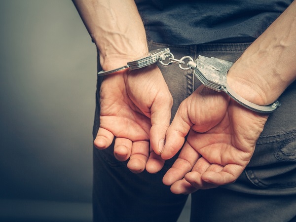 नकली पास लेकर आए स्टेडियम में