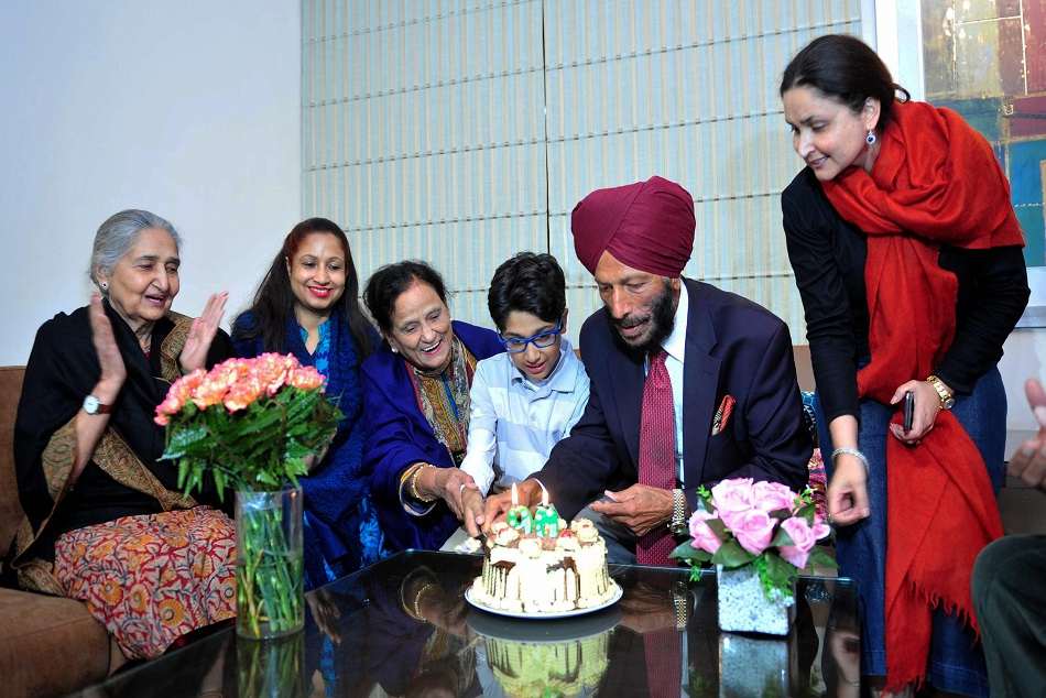 मिल्खा सिंह अस्पताल से हुए डिस्चार्ज, पत्नी को ICU में शिफ्ट किया गया