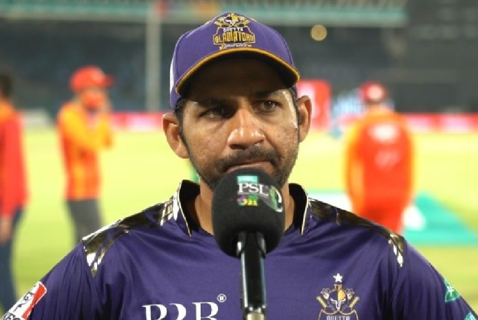 PSL 6: सरफराज अहमद समेत 11 सदस्यों नहीं मिली फ्लाइट में चढ़ने की इजाजत, जानें क्या है कारण