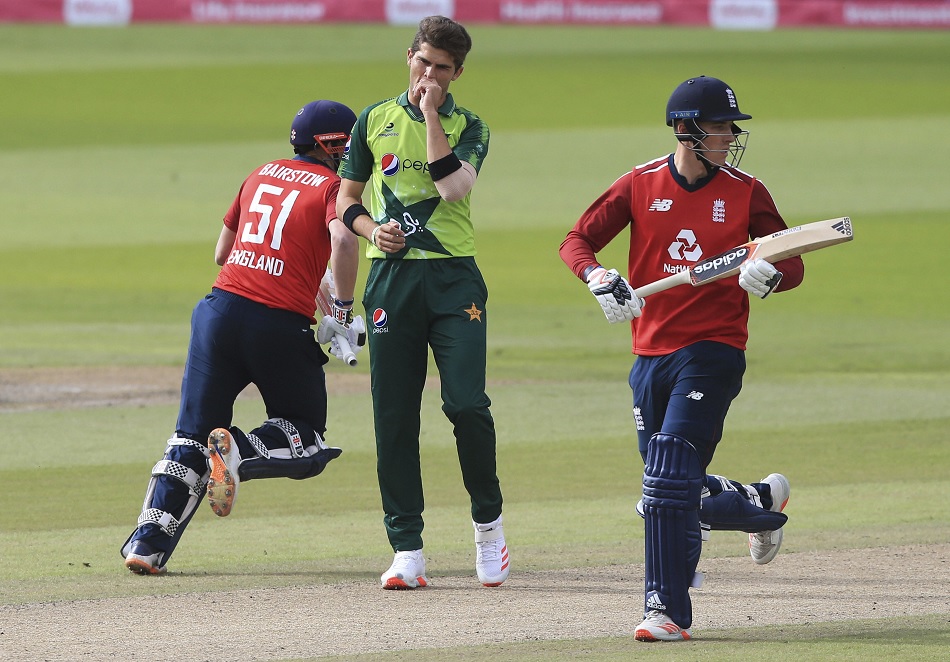 मार्च में आया था टेस्ट पॉजिटिव, इंग्लिश क्रिकेटर बोला- शायद अभी भी कोरोना से जूझ रहा हूं