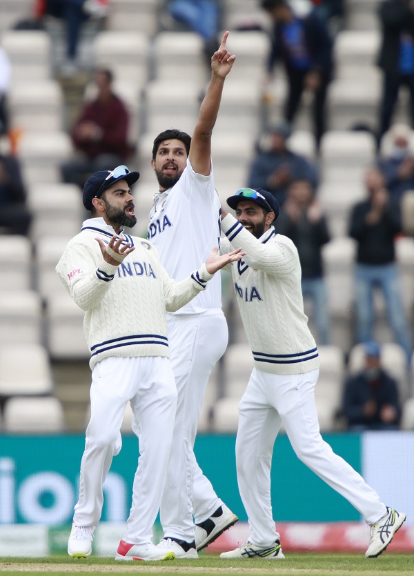 ओवरसीज में प्रति पारी विकेट परसेंटेज में नंबर वन गेंदबाज हैं ईशांत-