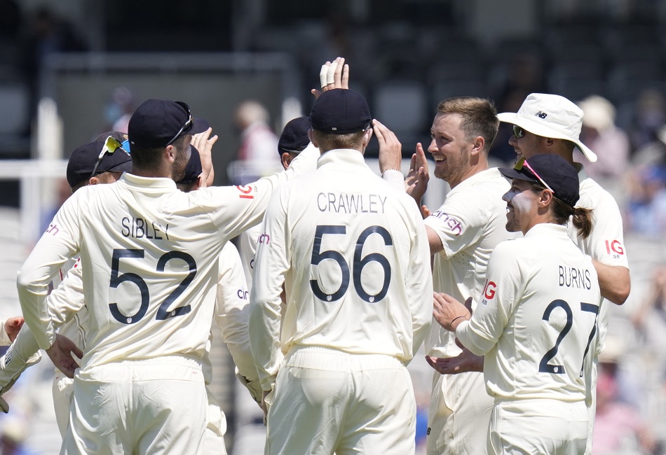 इंग्लैंड क्रिकेट में नस्लवाद का साया, एक और खिलाड़ी के विवादित ट्वीट की जांच कर रहा है ECB