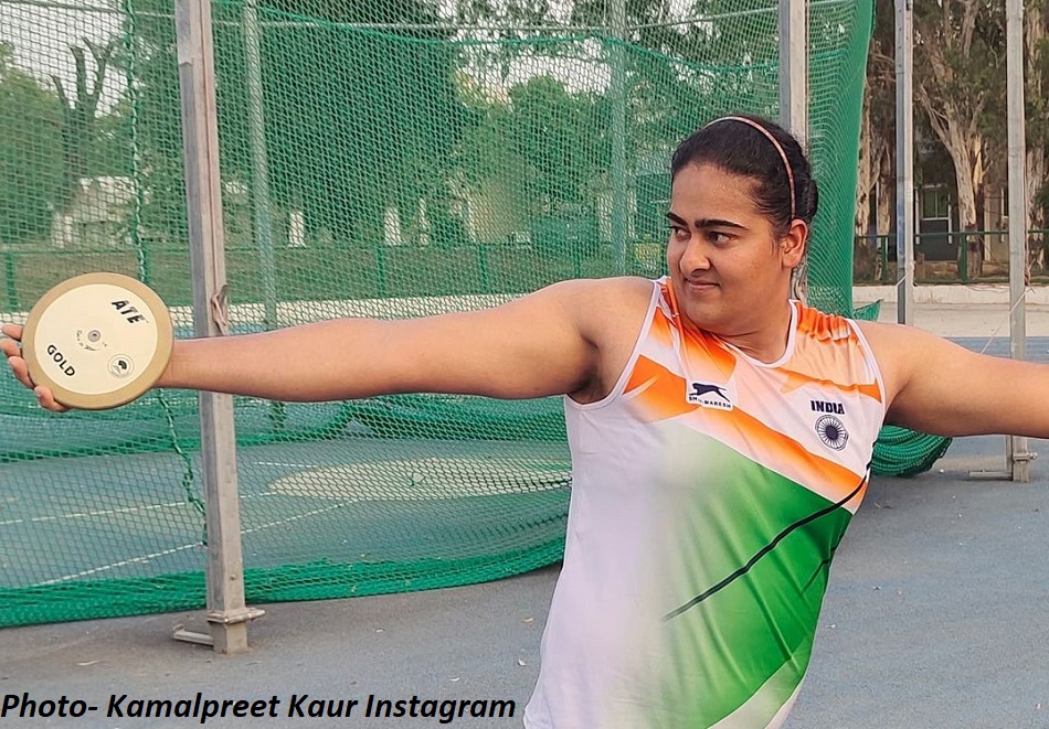 ओलंपिक में बेटी रच रही थी इतिहास, कमलप्रीत कौर के पिता अपने खेतों में कर रहे थे काम