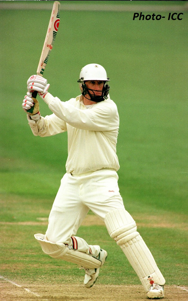 बॉलिंग के बाद बैटिंग में जड़ दिया शतक-