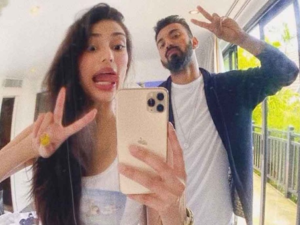 राहुल ने अथिया को बताया था अपनी गर्लफ्रेंड