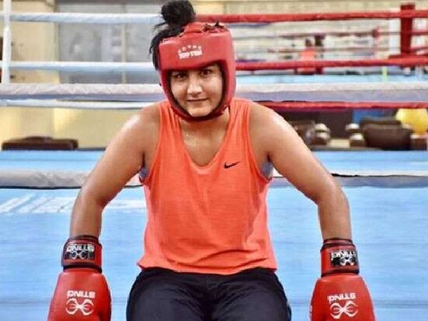 पिता से बचने के लिए दोस्त के घर रहना पड़ता था