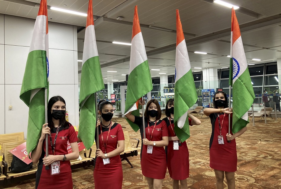 Tokyo Olympics 2020: भारतीय एथलीटों का पहला बैच टोक्यो के लिए रवाना