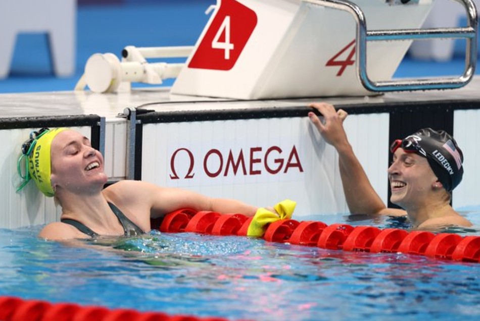 Tokyo 2020: मास्क फाड़ा-चीखे चिल्लाये, ओलंपिक मे गोल्ड जीतने पर कोच ने मनाया ऐसा जश्न के वायरल हुआ वीडियो