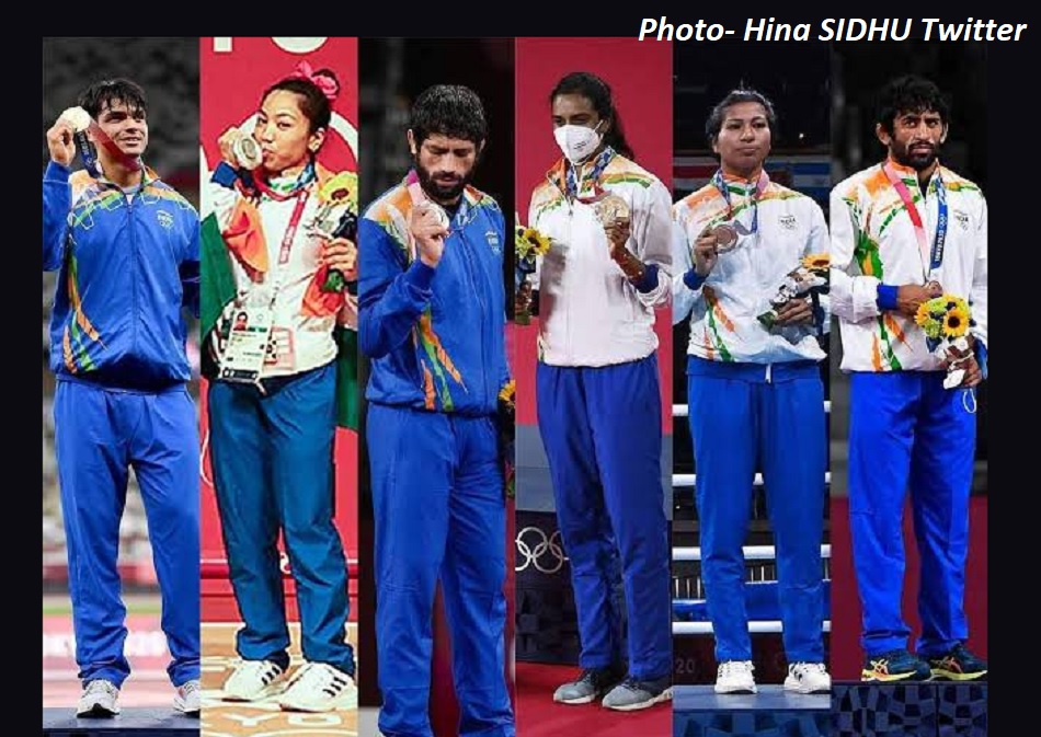 नीरज चोपड़ा, मैरी कॉम, बाकी ओलंपिक खिलाड़ियों ने लाल किले पर मनाया आजादी का जश्न