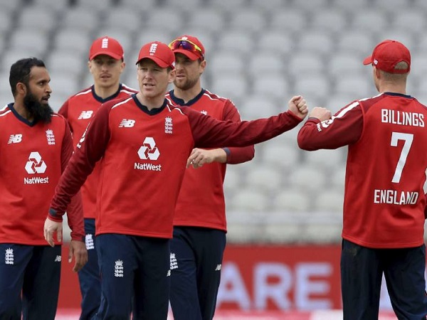 इंग्लैंड की सराहना की