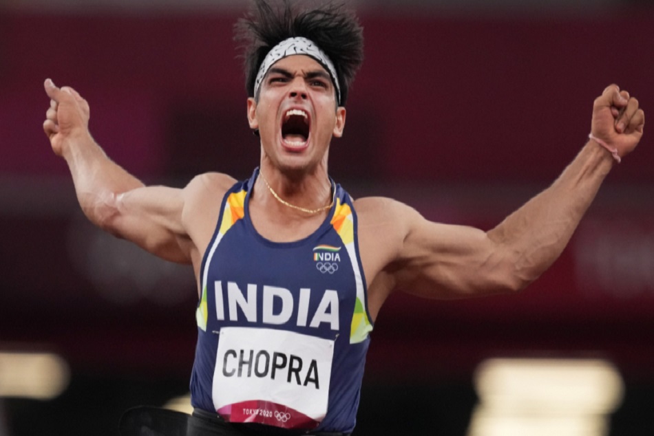  नीरज चोपड़ा पर जारी है पैसों और तोहफों की बारिश, जानिए किसने-किसने किया करोड़ो देने का ऐलान 