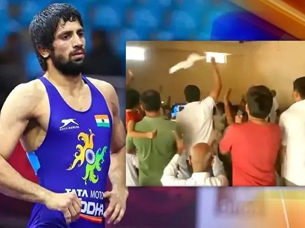 पिता चाहता है बेटा गोल्ड लाए