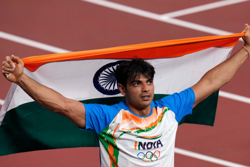 नीरज चोपड़ा के गोल्ड से खुश सोमदेव ने उठाया गिटार, खास अंदाज में दी बधाई, देखें वीडियो