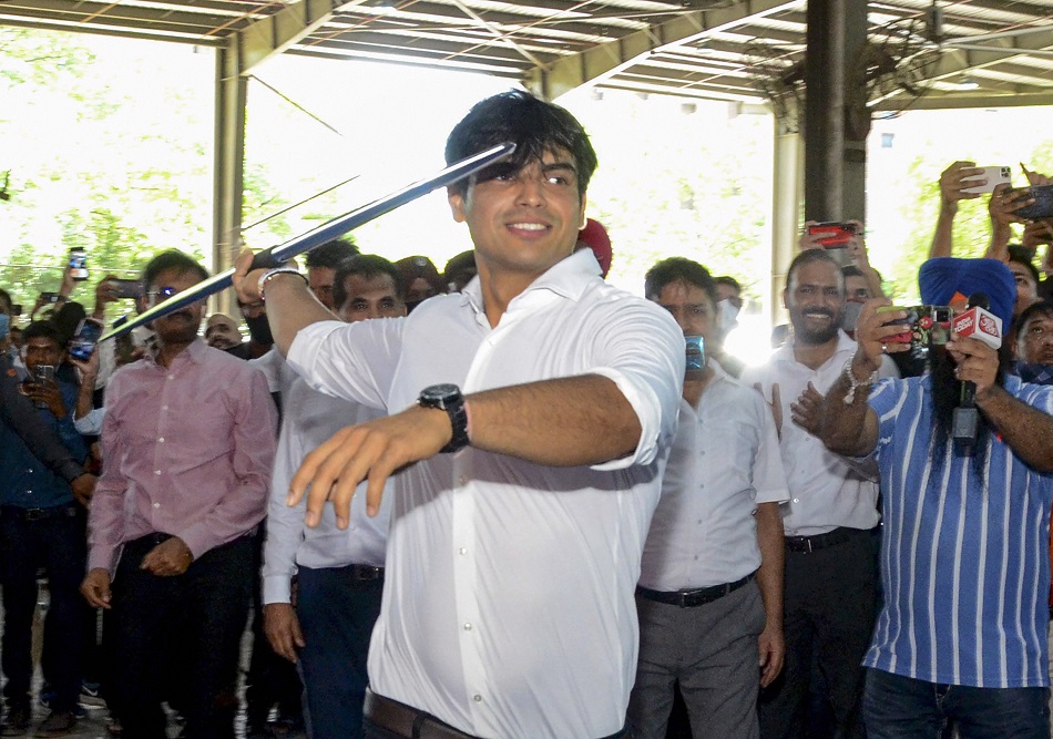 मिल्खा सिंह की इच्छा पूरी करने पर कैसा लगा, नीरज चोपड़ा ने दिया ये जवाब