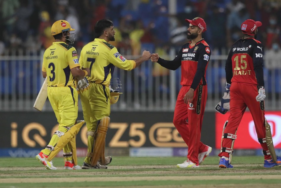 RCB vs CSK: धोनी के सामने फिर फिसड्डी साबित हुई विराट सेना, इन 5 खिलाड़ियों के दम पर शारजाह में जीती चेन्नई