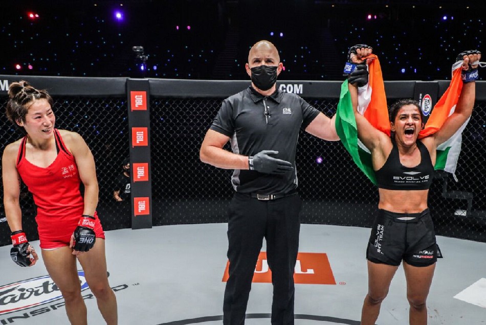 महिला MMA के सबसे बड़े टूर्नामेंट में ऋतु फोगाट का जलवा जारी, चीनी फाइटर को हरा कर सेमीफाइनल में बनाई जगह