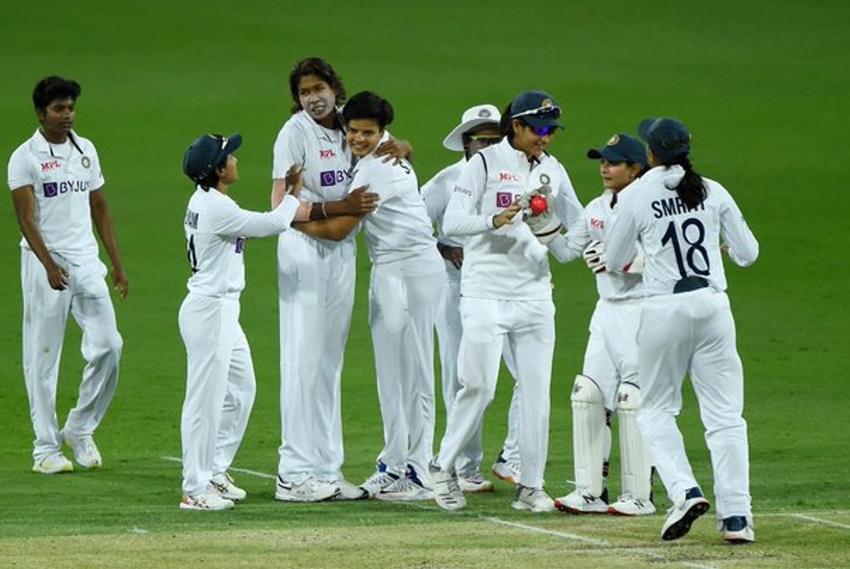 AUSW vs INDW: ऐतिहासिक पिंक बॉल टेस्ट में छायी स्मृति मंधाना, ड्रॉ पर खत्म हुआ पहला डे-नाइट मैच