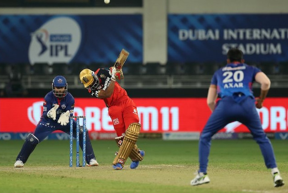 DC vs RCB: खराब फील्डिंग के चलते दिल्ली के हाथ से निकला मैच, आरसीबी ने 7 विकेट से हराया